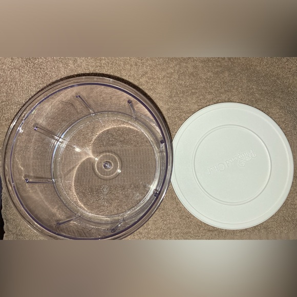 COPY 2 - PAMPERED CHEF MANUAL FOOD PROCESSOR REPLACEMENT 3 CUP BOWL INCLUDES LID - Picture 3 of 10